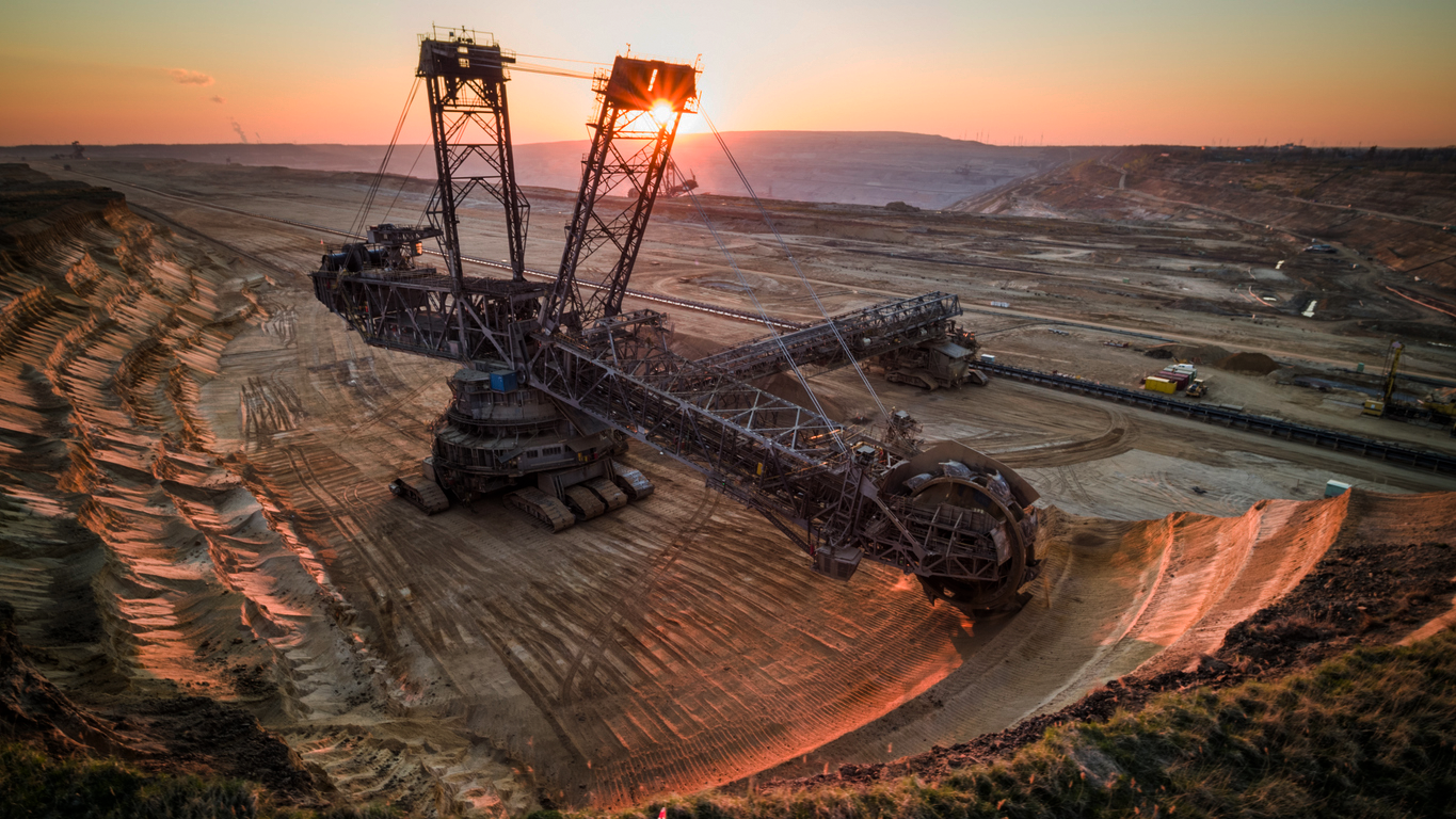 Advancing Maintenance Maturity with AI in Mining